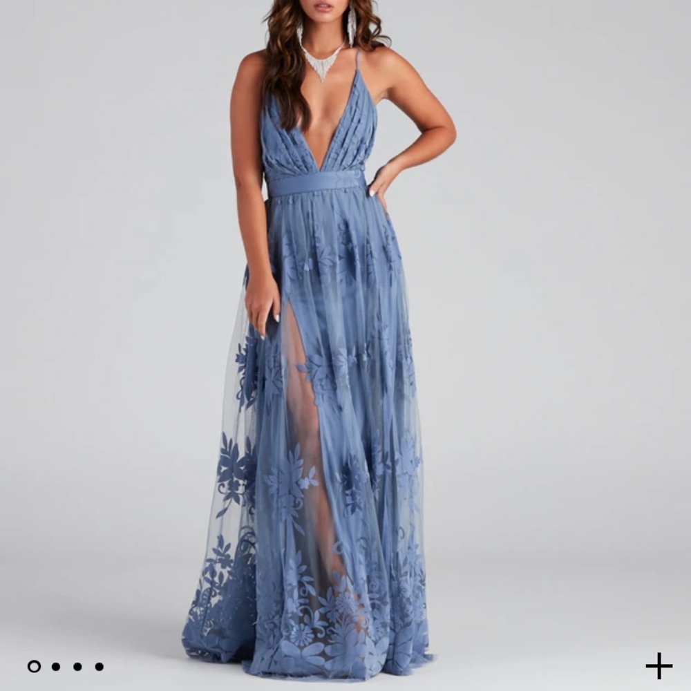 NEW WITH TAGS - Windsor formal velvet dress
